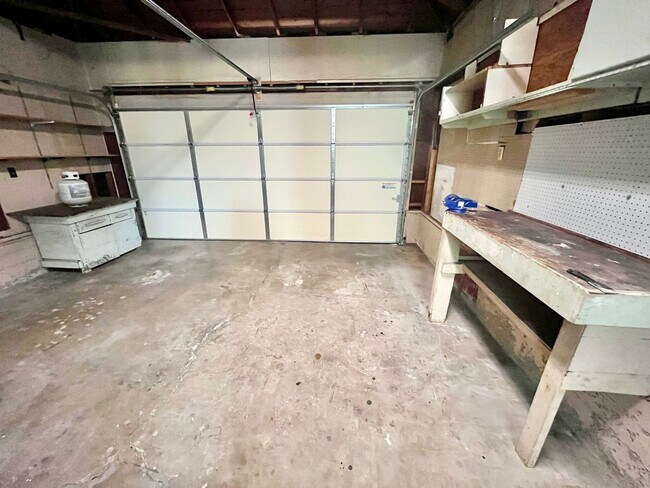 Building Photo - 3BR Home in Fairmount Park - Spacious Yard & Prime Location!