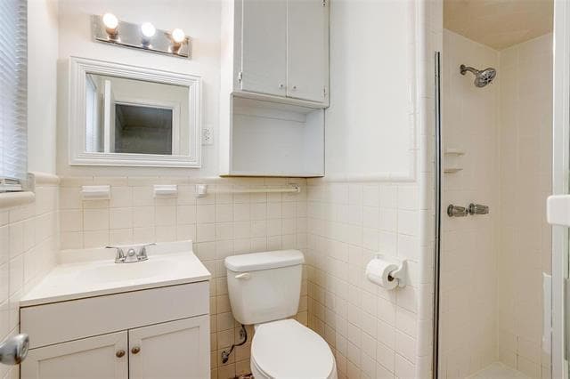 Building Photo - 237 NE Murphy Rd