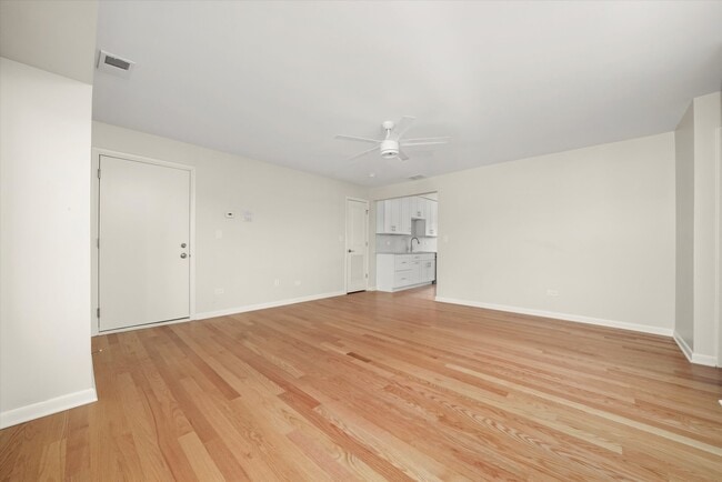 Building Photo - 6837 W 95th St