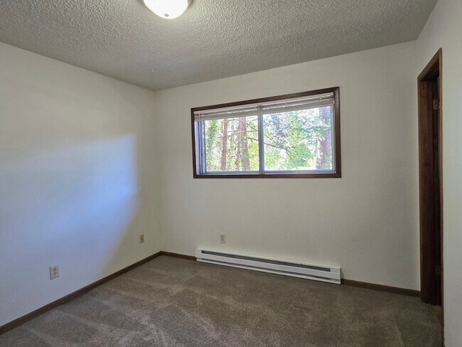 Building Photo - 2502 E Sunset Dr