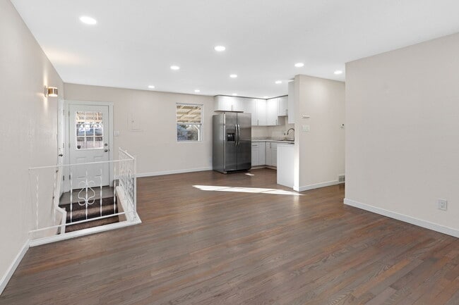 Building Photo - 3919 Tennyson Ave