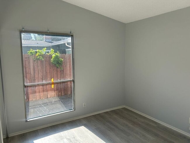 Building Photo - 22859 Valerio St