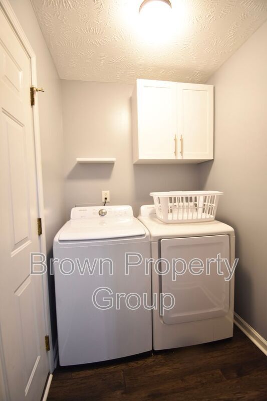 Building Photo - 112 Camrose Ct