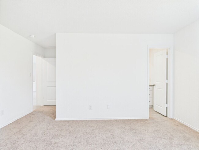 Building Photo - Comfortable and Functional 3 Bedroom, 2 Bathroom Home