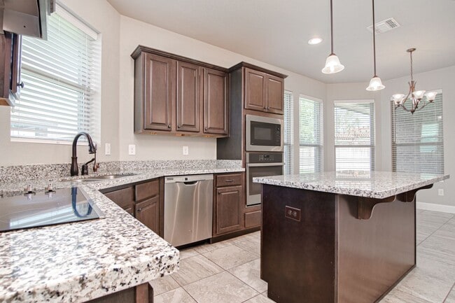 Building Photo - 6014 Sunrise Way