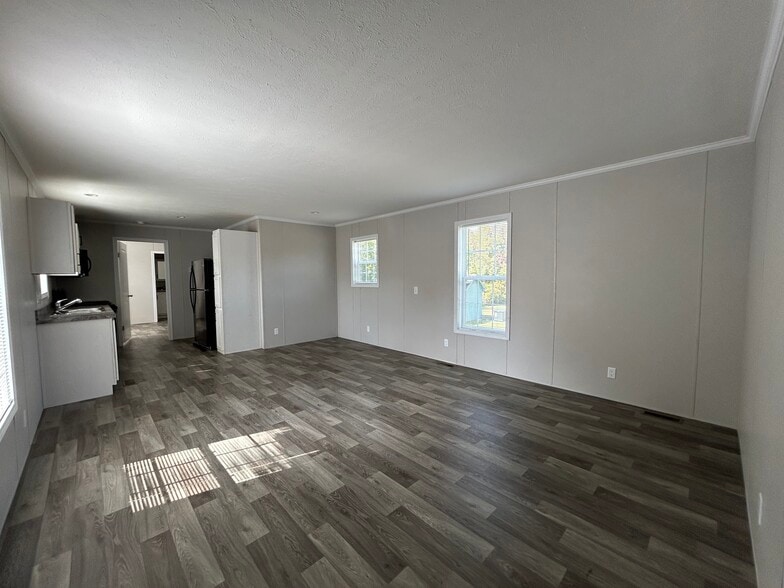 Building Photo - 11420 Oakgrove Dr