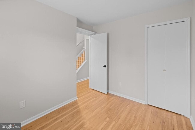 Building Photo - 8640 Dellway Ln