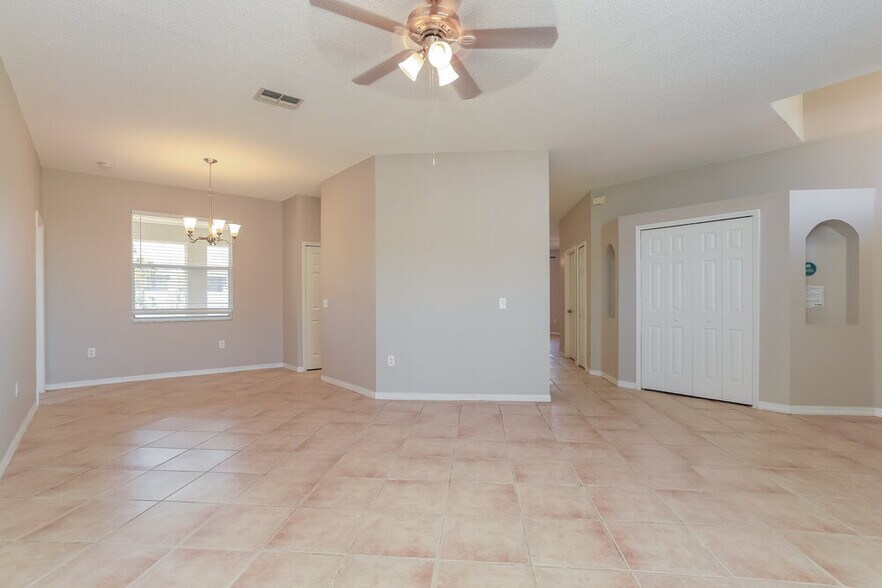 Building Photo - 55 Alicante Ct