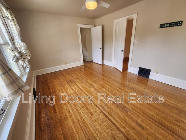 Building Photo - 2300 Sewell St