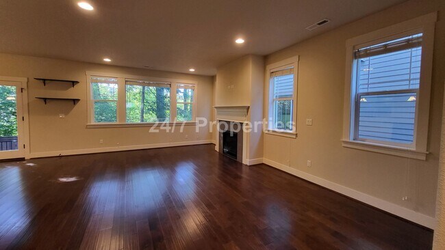 Building Photo - Picturesque 4BD | 2.5 BA - South Beaverton