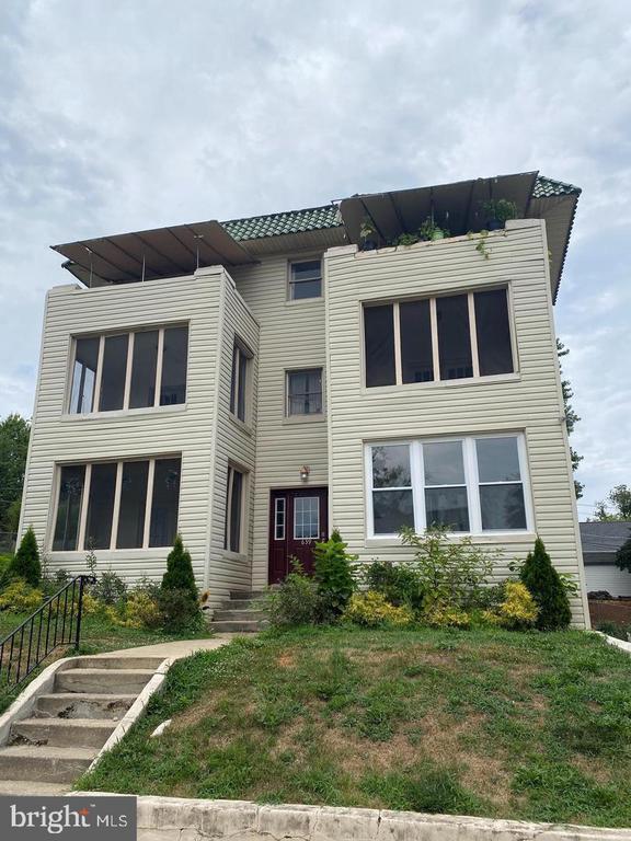 Building Photo - 639 Plymouth Rd