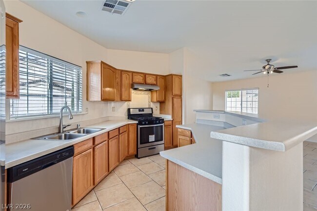 Building Photo - 5173 Panguitch Dr