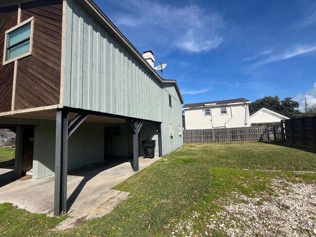 Building Photo - 315 S 14th St