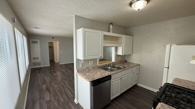 Building Photo - Cute Airy Studio Near Havana and Exposition