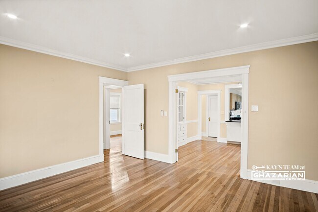 Building Photo - 42 Parsons St