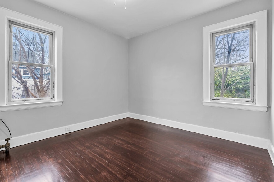 Building Photo - 181 Jacoby Street