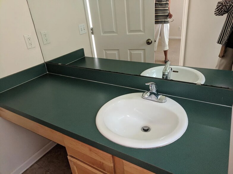 Bathroom Sink - 23996 Creek Parke Cir