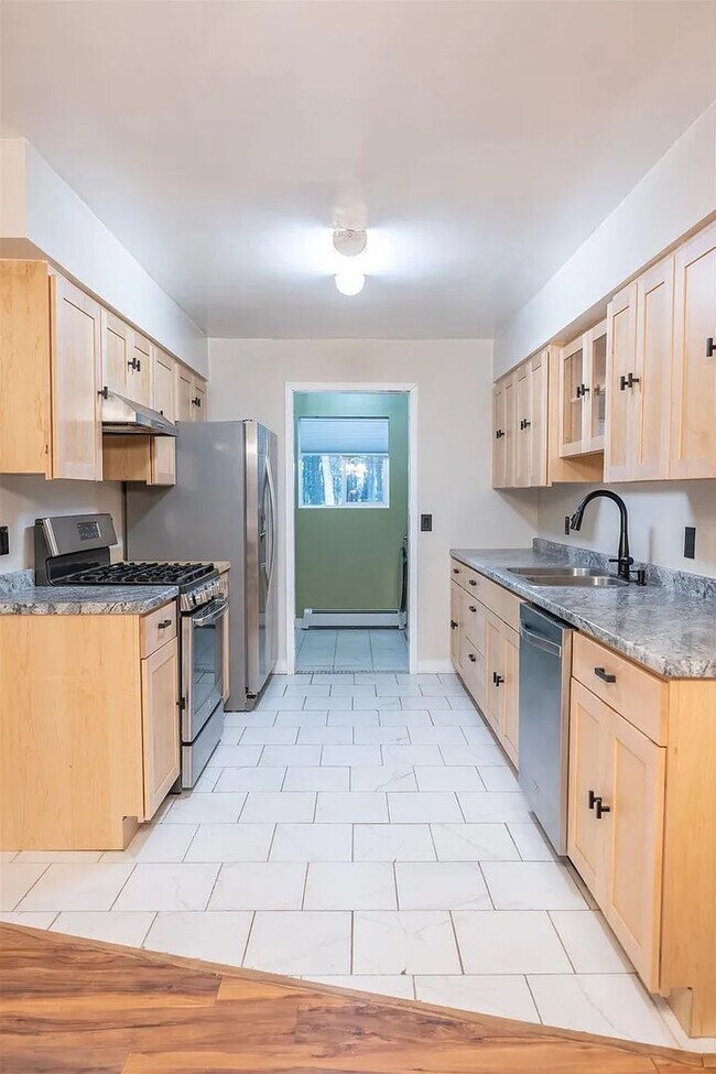 Building Photo - 5565 Cottonwood Dr