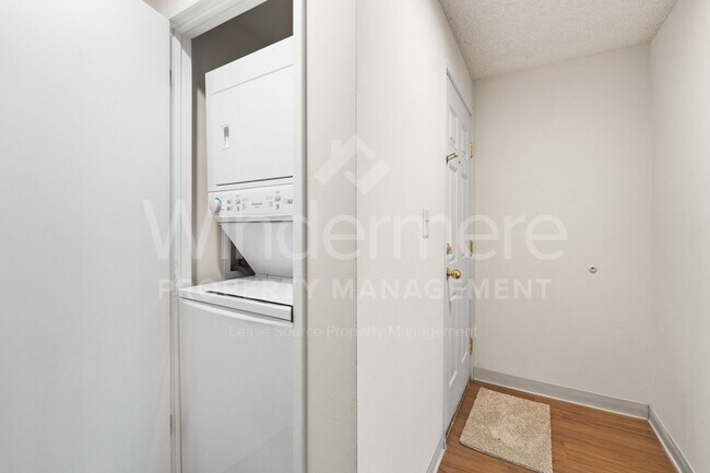 Building Photo - Beautiful and remodeled 1-Bedroom Apartment In Spokane Valley