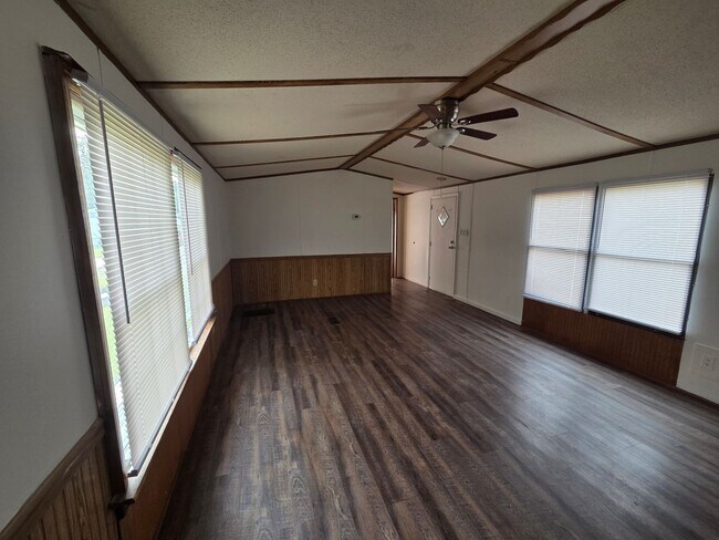 Building Photo - 101 Ann Dr