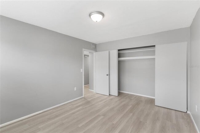 Building Photo - 250 Rosery Rd NW