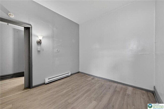 Building Photo - 1139 Linden St