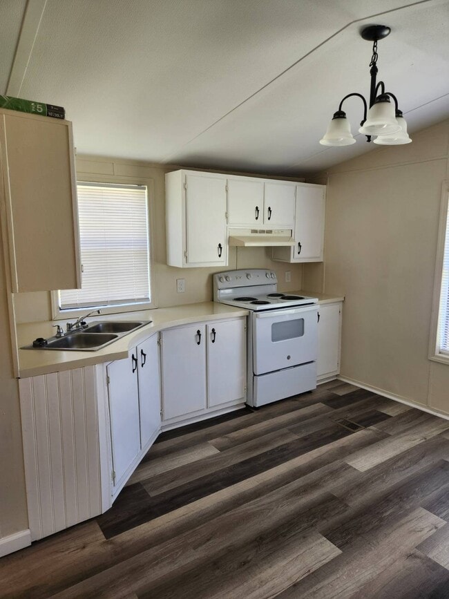 Building Photo - 180 Dixon Rd