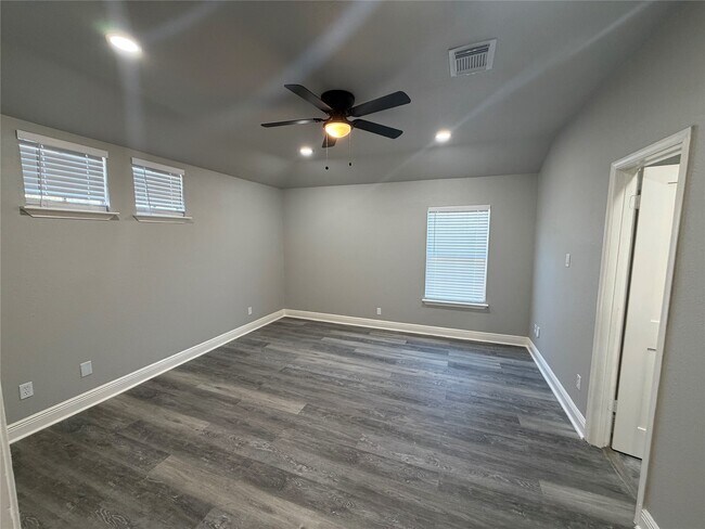 Building Photo - 12230 Kleinmeadow Dr