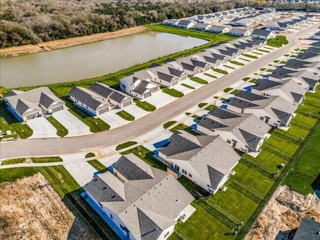 Building Photo - Auburn Villas- Molly Plan