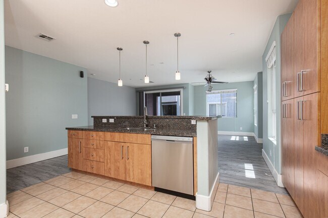 Building Photo - 9050 W Tropicana Ave