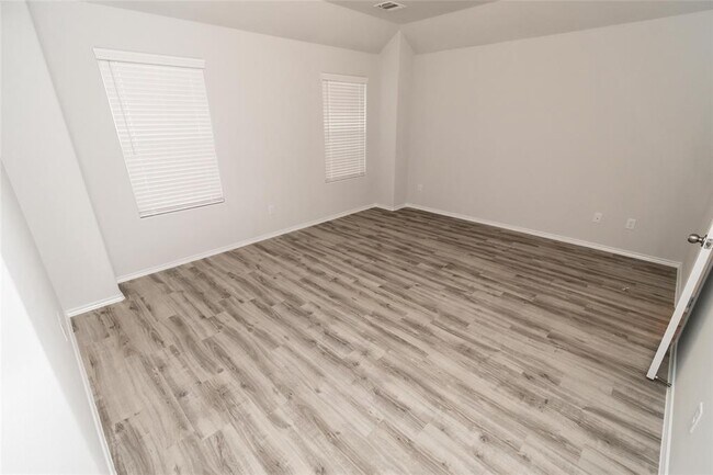 Building Photo - 5527 Tobins Gully Dr