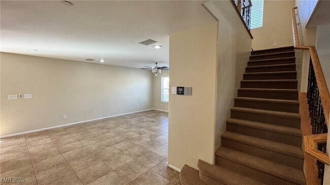 Building Photo - 3173 Color Palette Ave