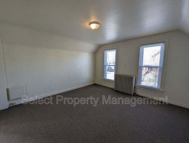 Building Photo - 1235 Stophlet St