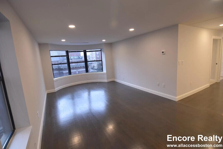 Building Photo - 121 Jersey St