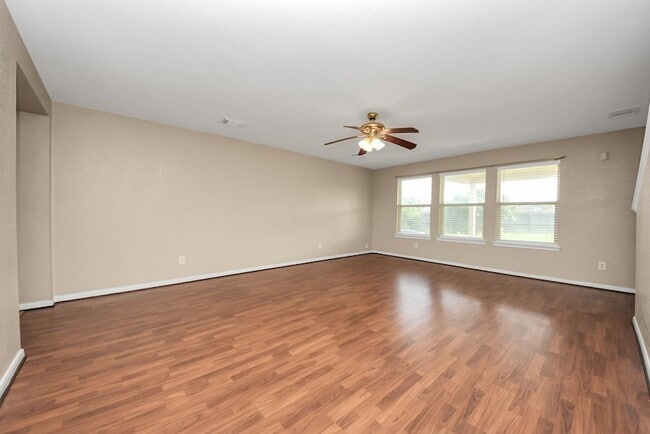 Building Photo - 15202 Lynford Crest Dr