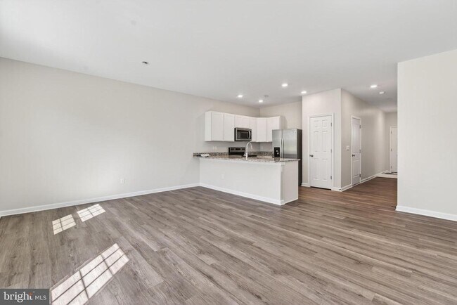 Building Photo - 183 Caterpillar Dr