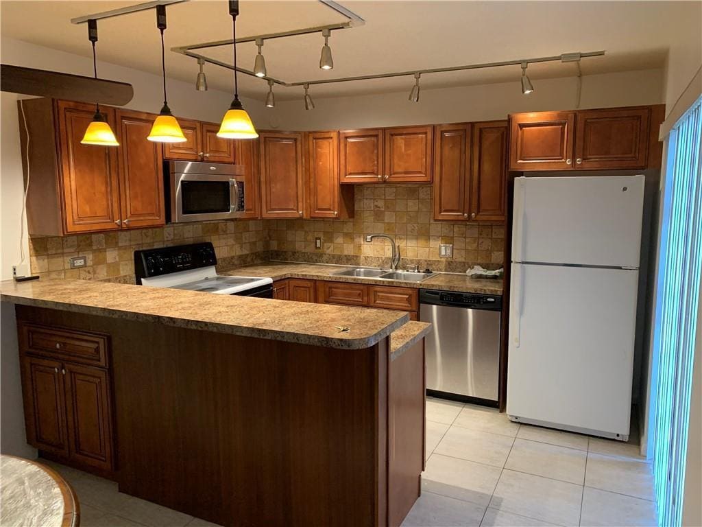 Building Photo - 2922 SW 22nd Cir