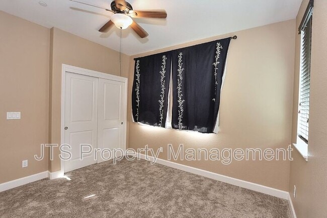 Building Photo - 1427 Bicker Cir