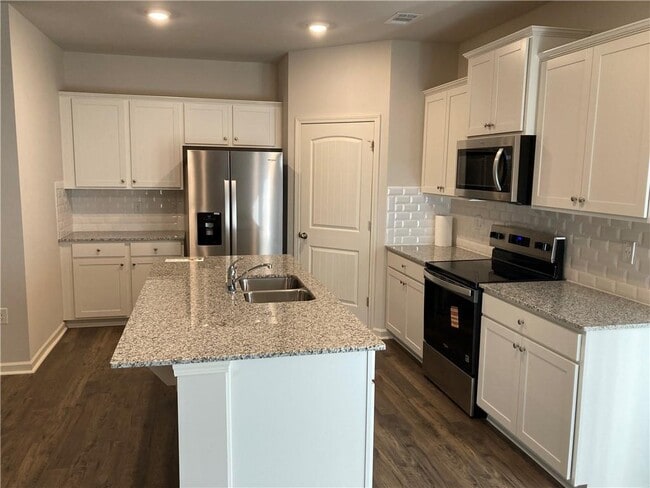 Building Photo - 28 Rustin Ridge