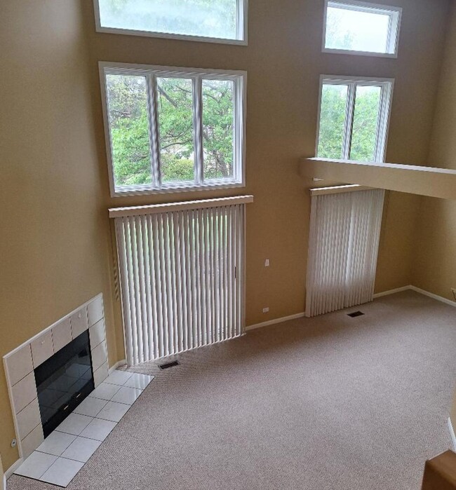 Building Photo - 110 Woodstone Dr