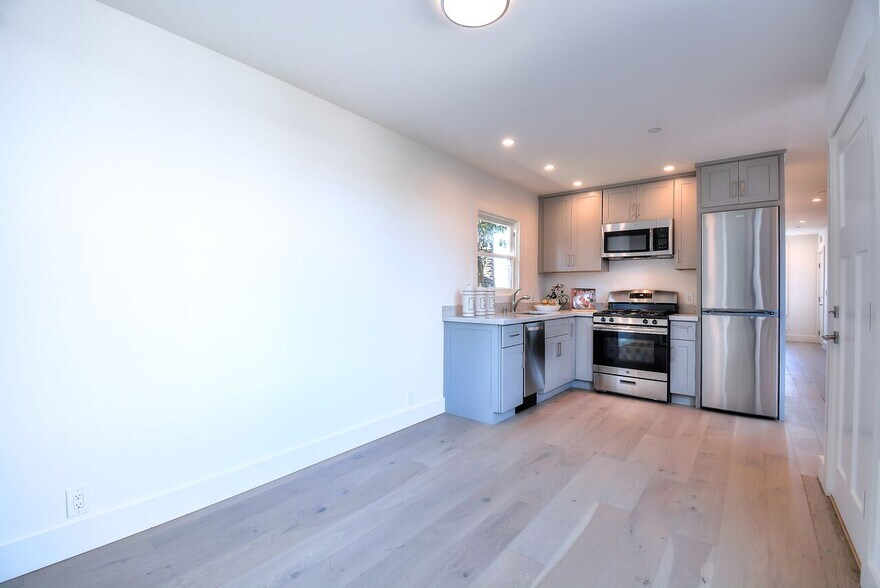 All stainless steel appliances - 249 Kentucky St