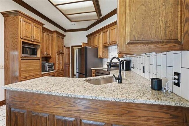 Building Photo - Beautiful 4 Bedroom Home with Pool – Available Now!