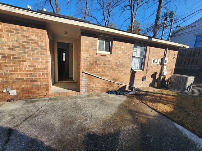 Building Photo - 2924 Henry St