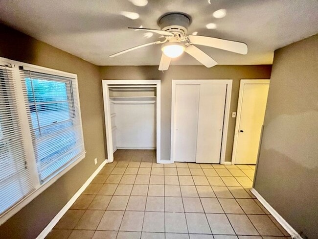 Building Photo - Lovely Home in Biloxi