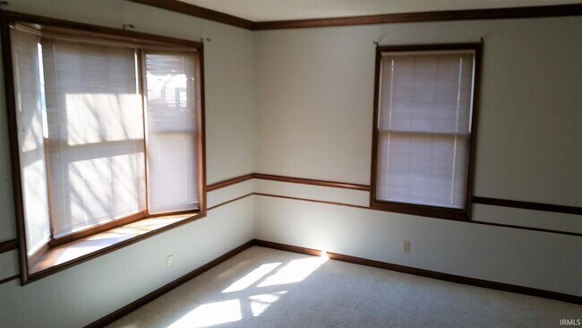 Building Photo - 2939 Woodside Ct