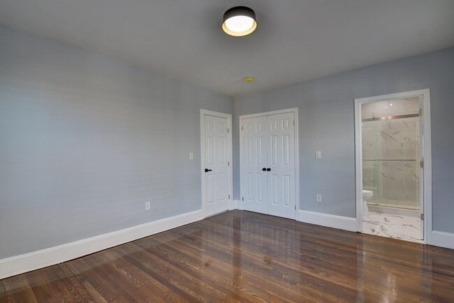 Building Photo - 9 Elm Ave