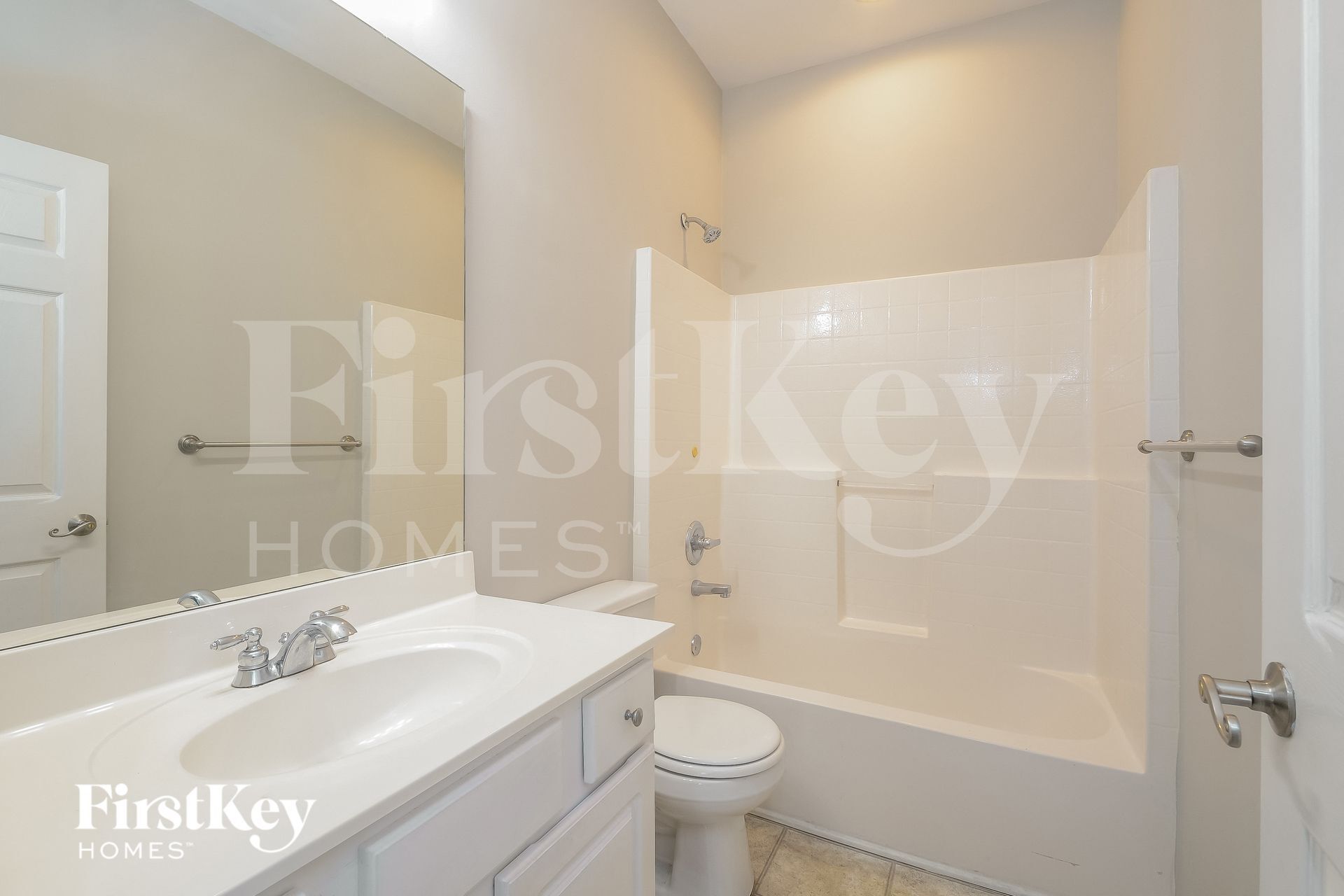 Building Photo - 4872 Longmeadow Dr