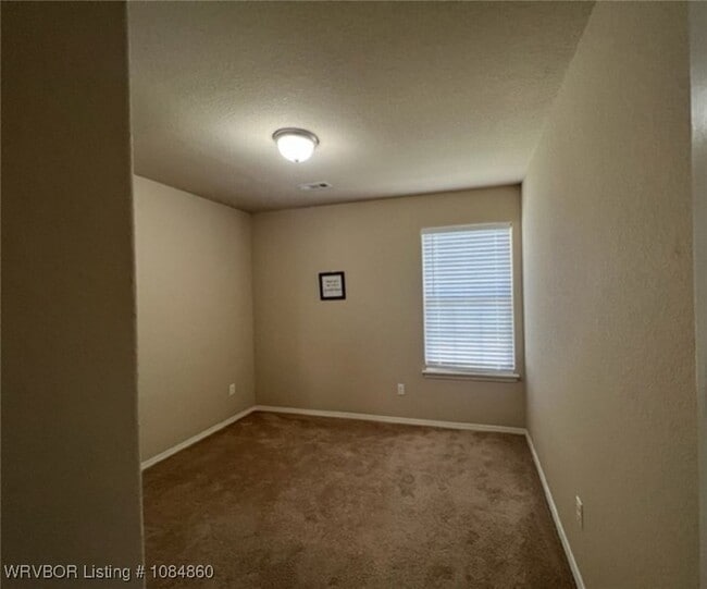 Building Photo - 8214 Huntington Way