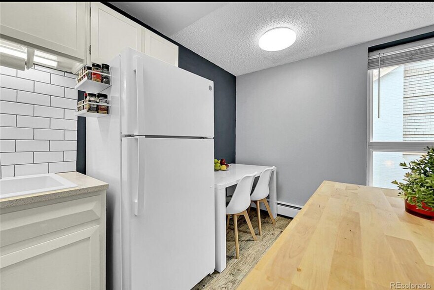 Building Photo - 1050 N Lafayette St