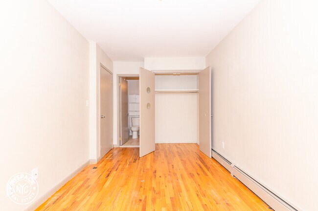 Building Photo - 966 Myrtle Ave